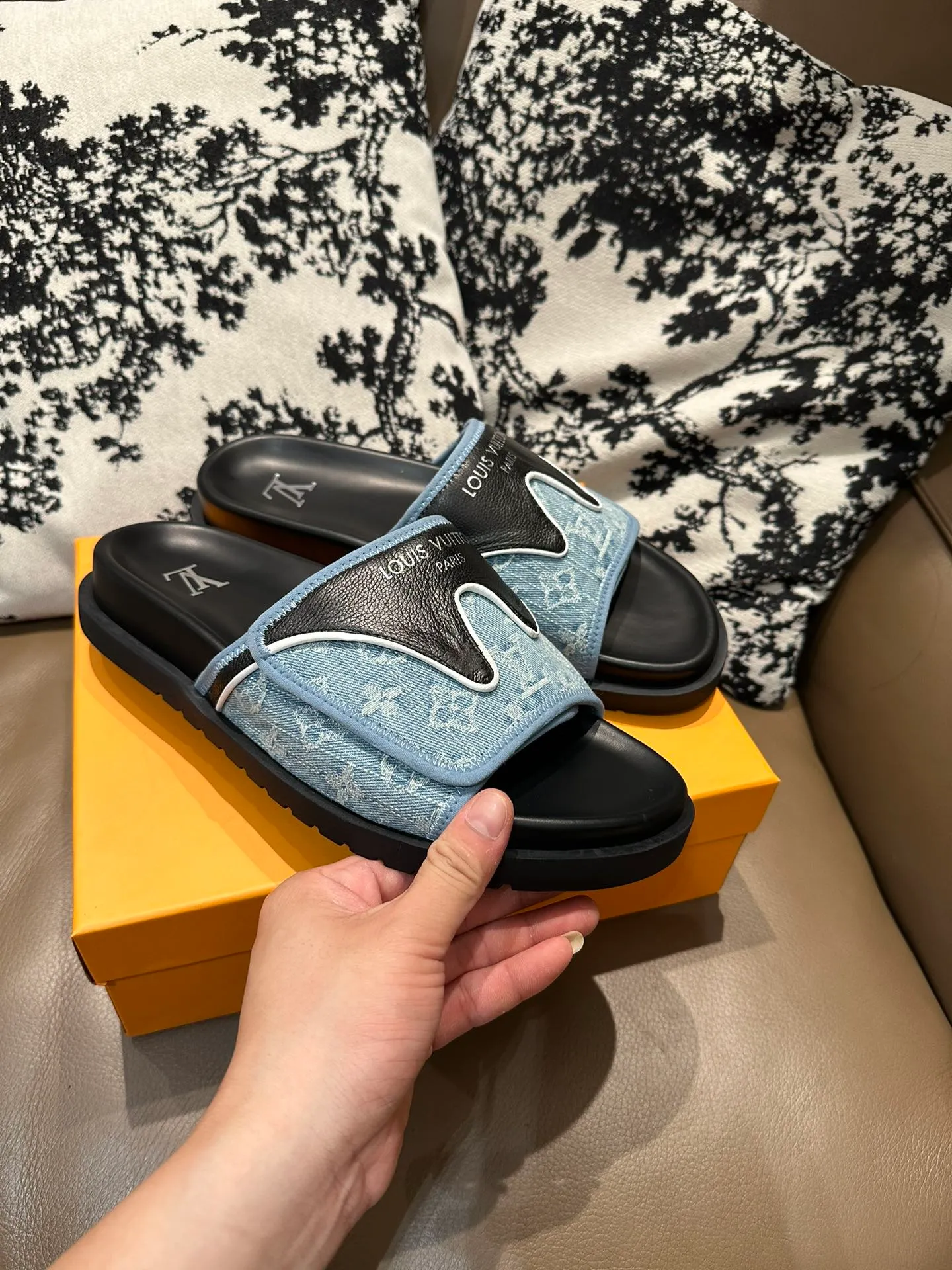 Men's shoes💰340💰 LV Velcro new style, cowhide surface, sheepskin lining, size 36-46
